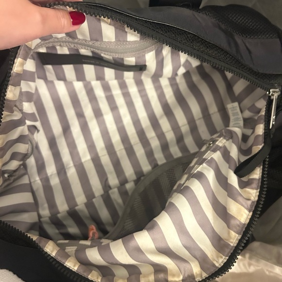 lululemon athletica Black Duffel Bag - Picture 3 of 3